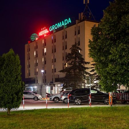 Hotel Gromada Łomża エクステリア 写真
