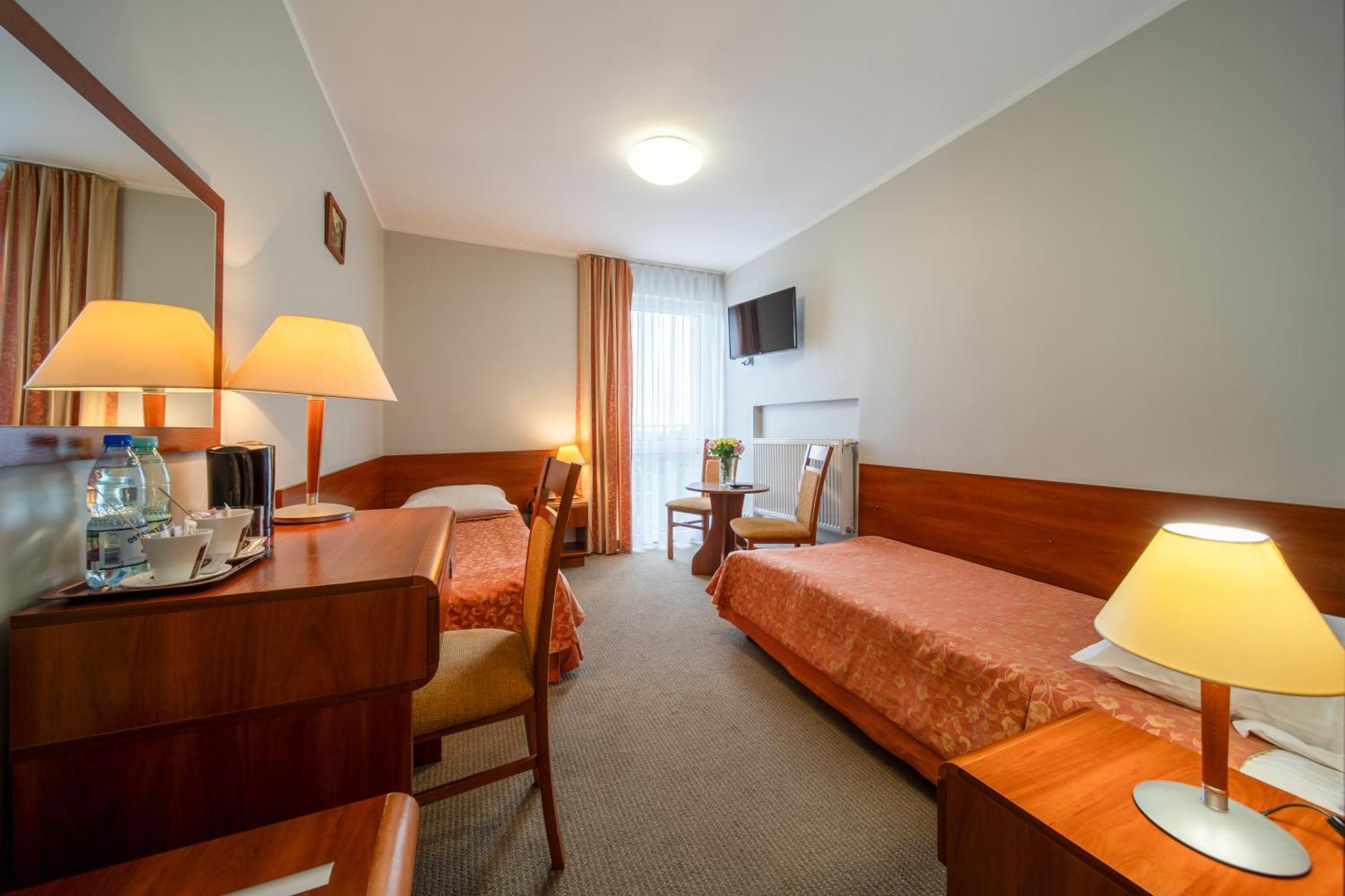 Hotel Gromada Łomża エクステリア 写真