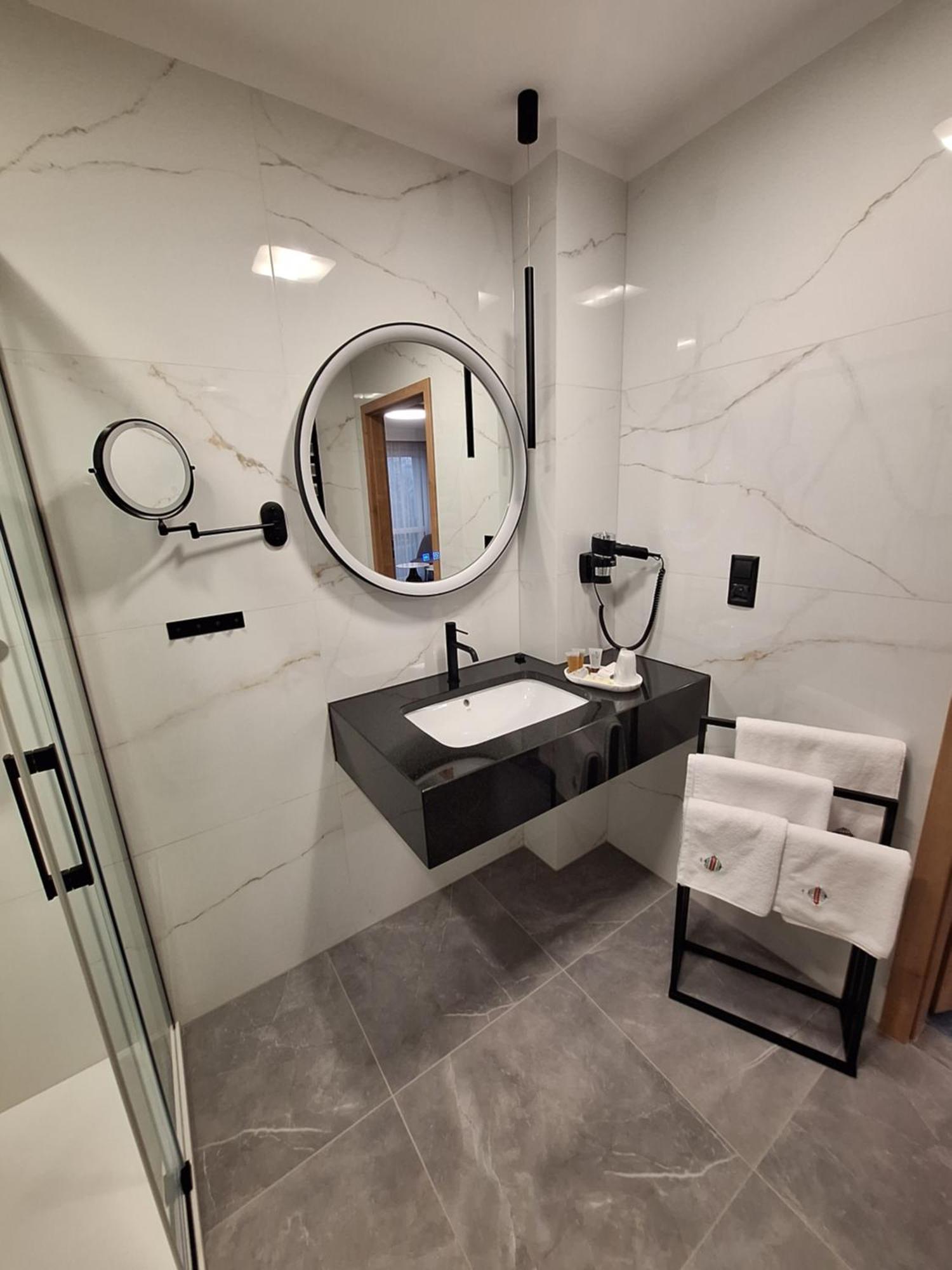 Hotel Gromada Łomża エクステリア 写真