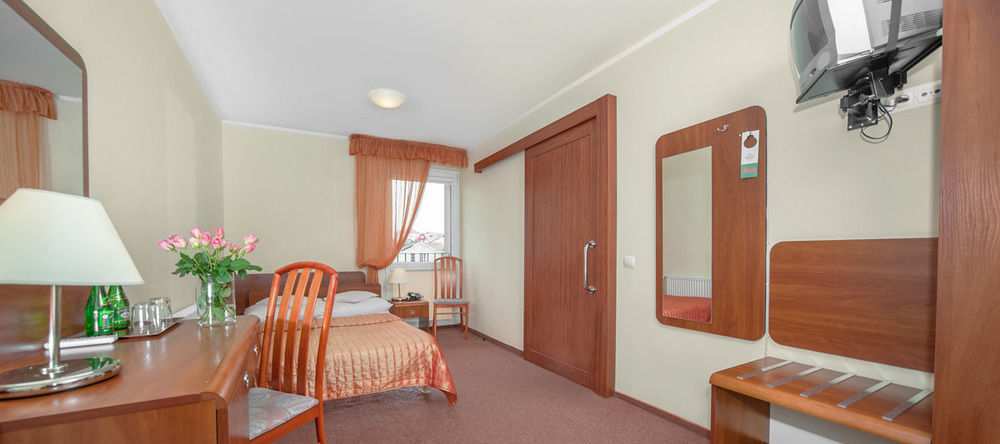 Hotel Gromada Łomża エクステリア 写真