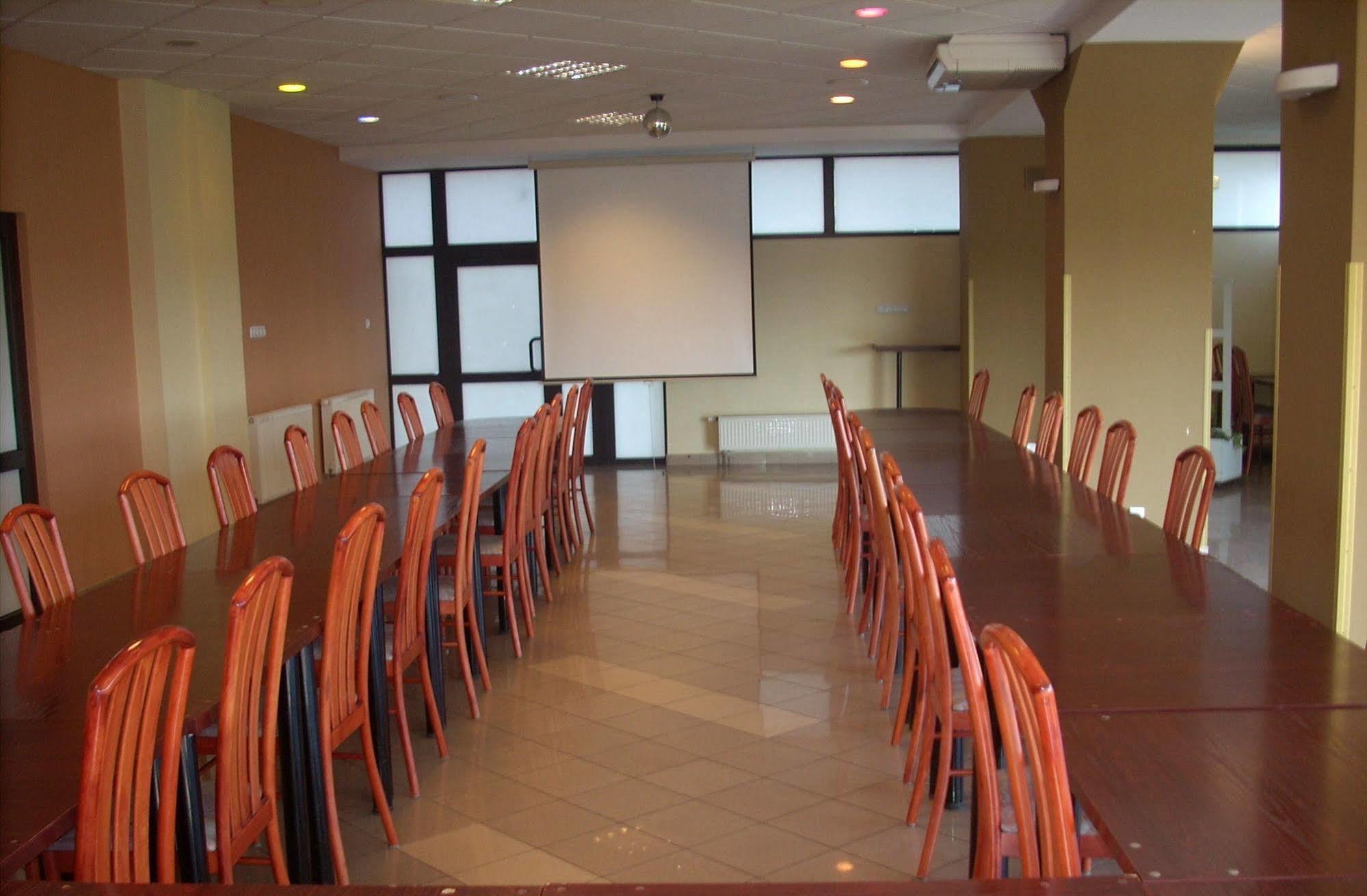Hotel Gromada Łomża エクステリア 写真