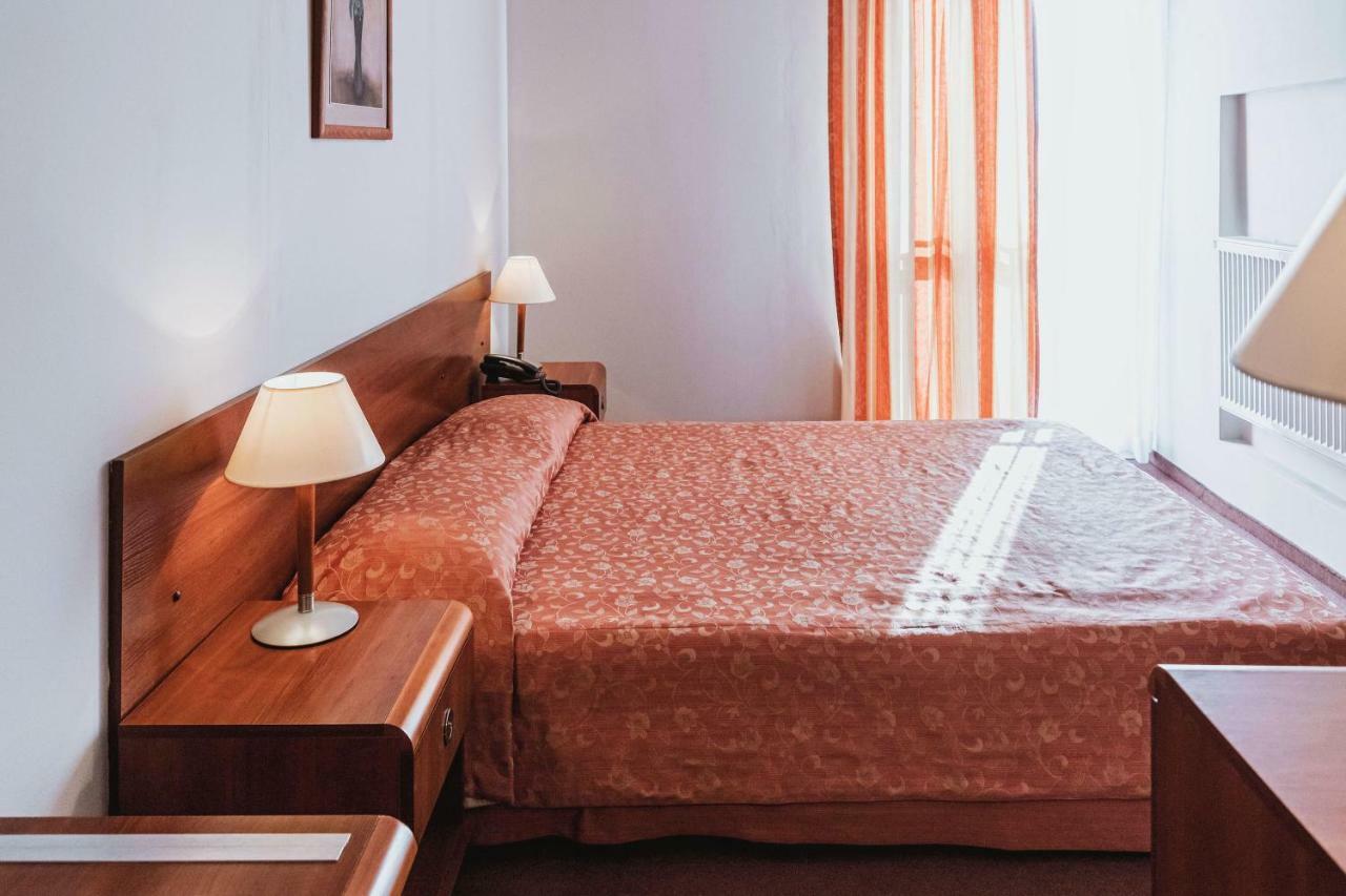 Hotel Gromada Łomża エクステリア 写真