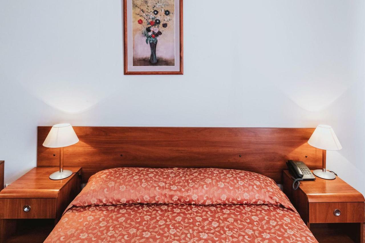 Hotel Gromada Łomża エクステリア 写真