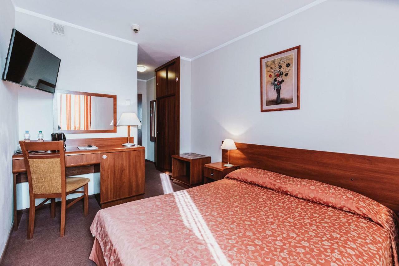 Hotel Gromada Łomża エクステリア 写真